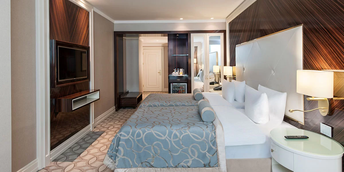 DELUXE ODA, 2 ADET TEK KİŞİLİK YATAKLI 