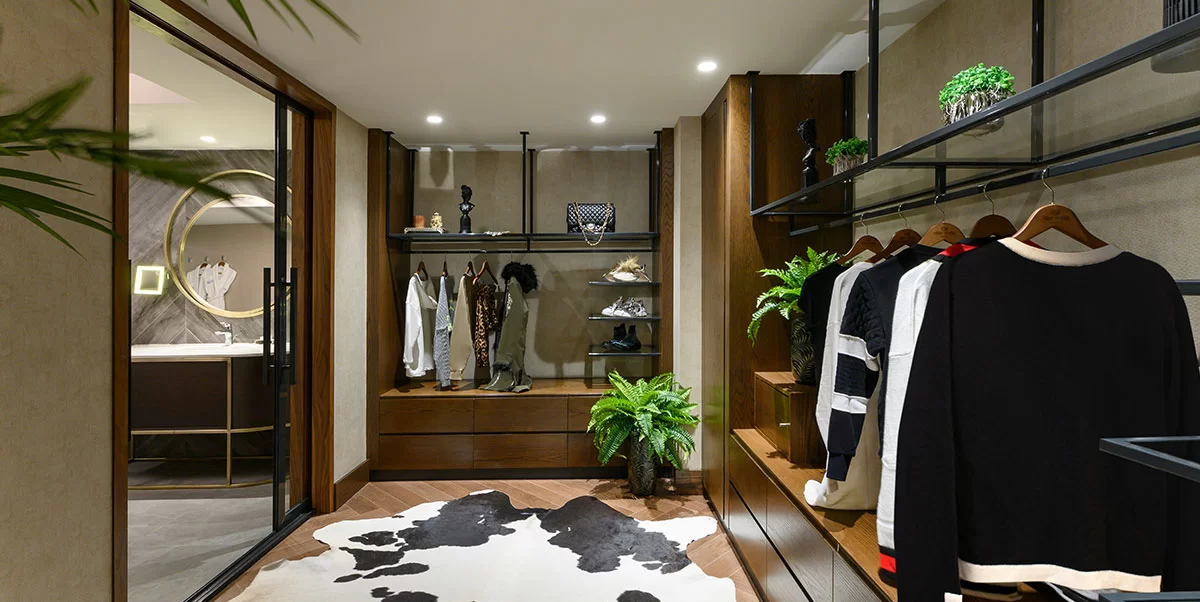 KRAL SÜİTİ, BÜYÜK YATAKLI, ORMAN MANZARALI 