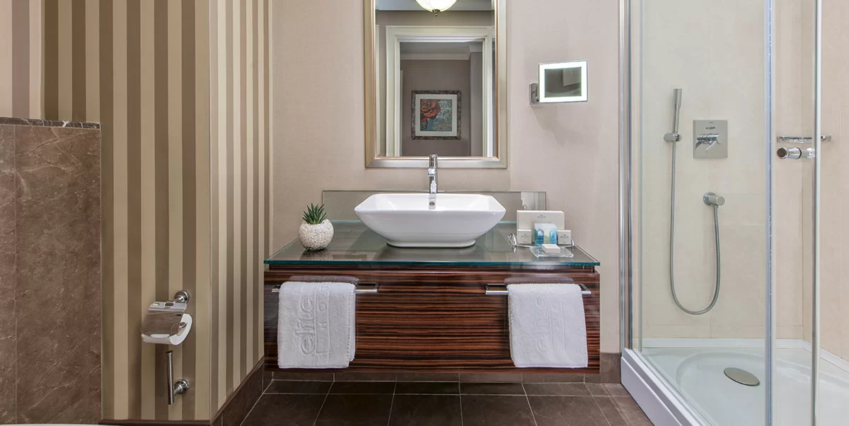 PREMIUM ODA, BÜYÜK YATAKLI 