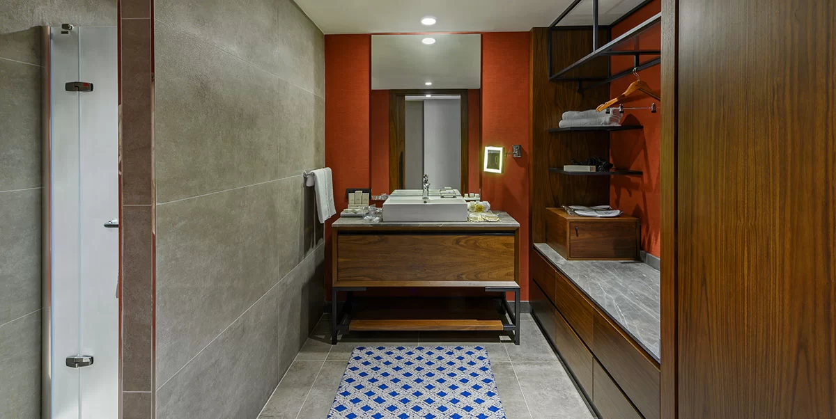 COMFORT SÜİT, BÜYÜK YATAKLI, ORMAN VE BİYOLOJİK GÖLET MANZARALI 