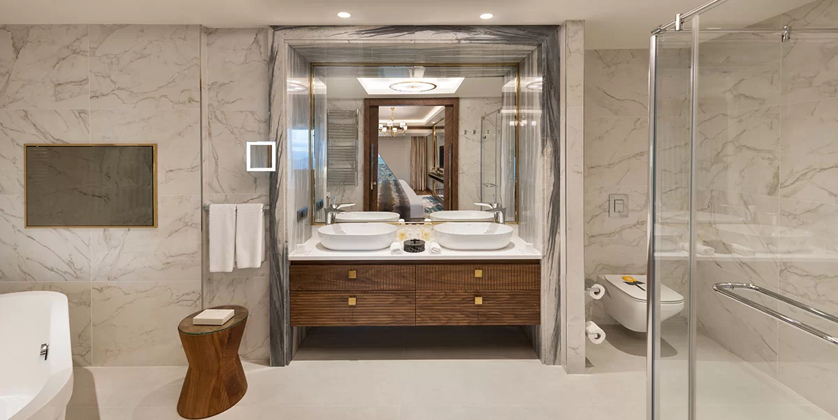 KRAL SÜİTİ, BÜYÜK YATAKLI, DENİZ MANZARALI