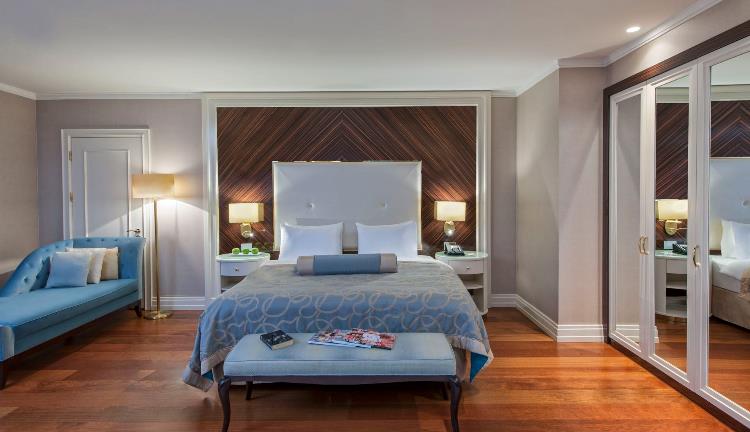 JUNIOR SÜİT, BÜYÜK YATAKLI 