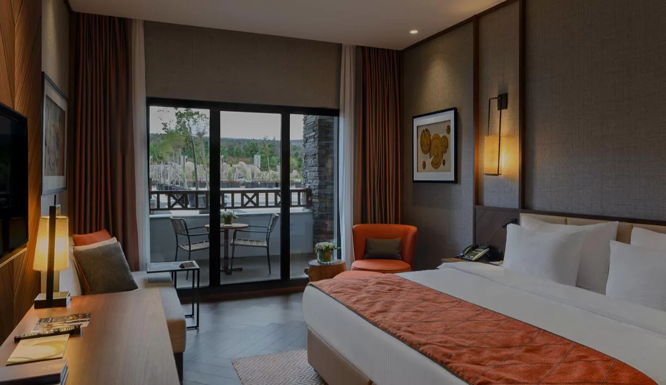 DELUXE ODA, BÜYÜK YATAKLI, AVLU MANZARALI 