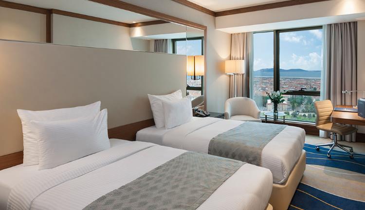 DELUXE ODA,  2 ADET TEK KİŞİLİK YATAKLI, DENİZ MANZARALI