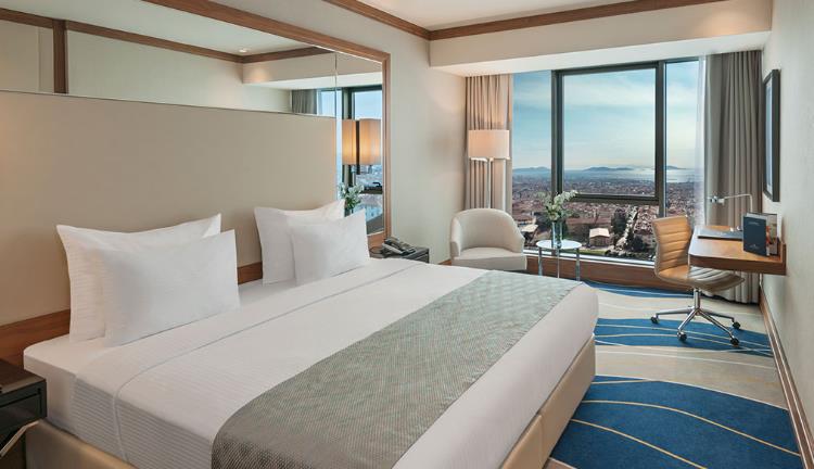 DELUXE ODA, BÜYÜK YATAKLI, DENİZ MANZARALI