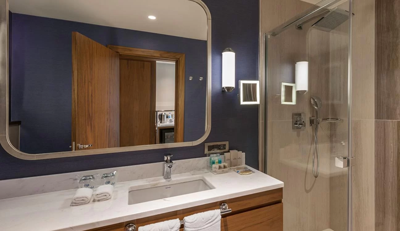 DELUXE ODA,  2 ADET TEK KİŞİLİK YATAKLI, DENİZ MANZARALI