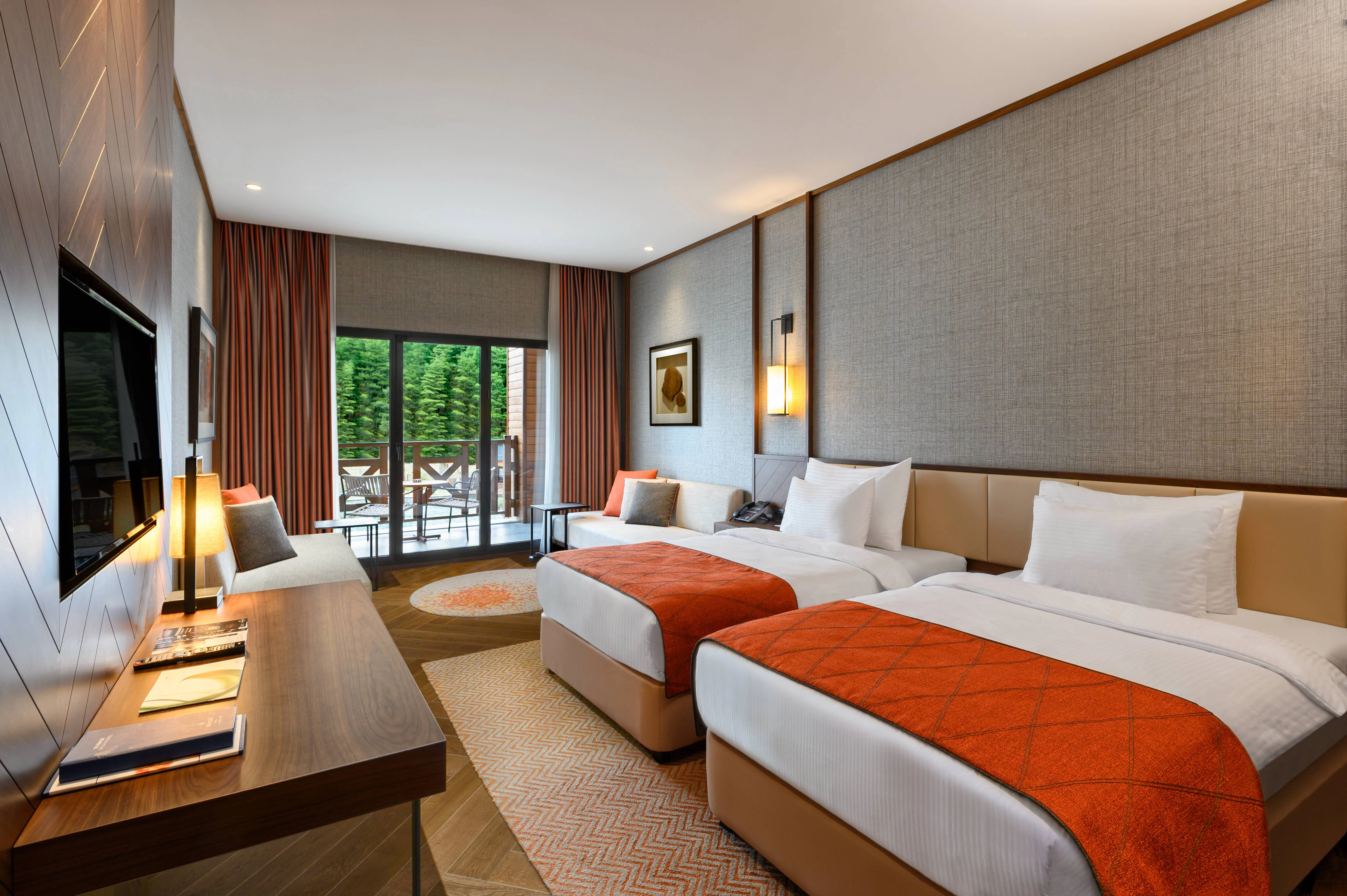 DELUXE ODA, 2 ADET TEK KİŞİLİK YATAKLI, GÖLET VE ORMAN MANZARALI