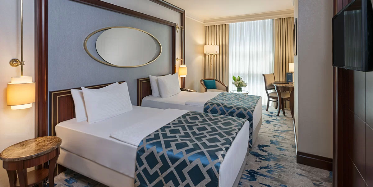 DELUXE ODA, 2 ADET TEK KİŞİLİK YATAKLI