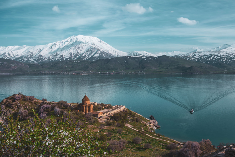 LAKE VAN GUIDE