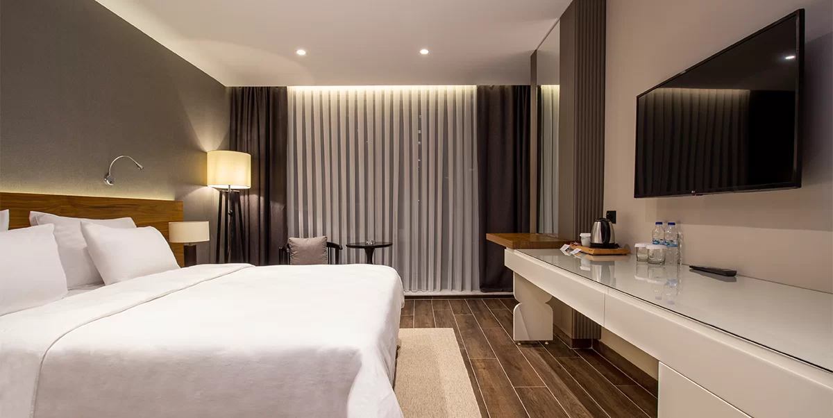 DELUXE ODA, BÜYÜK YATAKLI