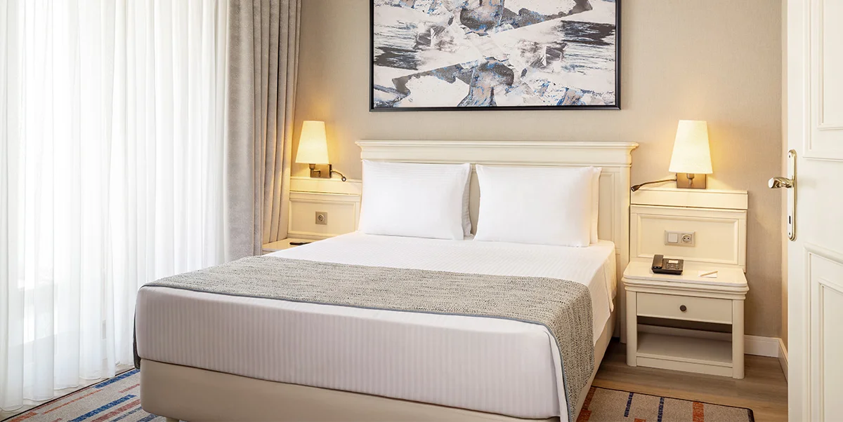 JUNIOR SÜİT, BÜYÜK YATAKLI