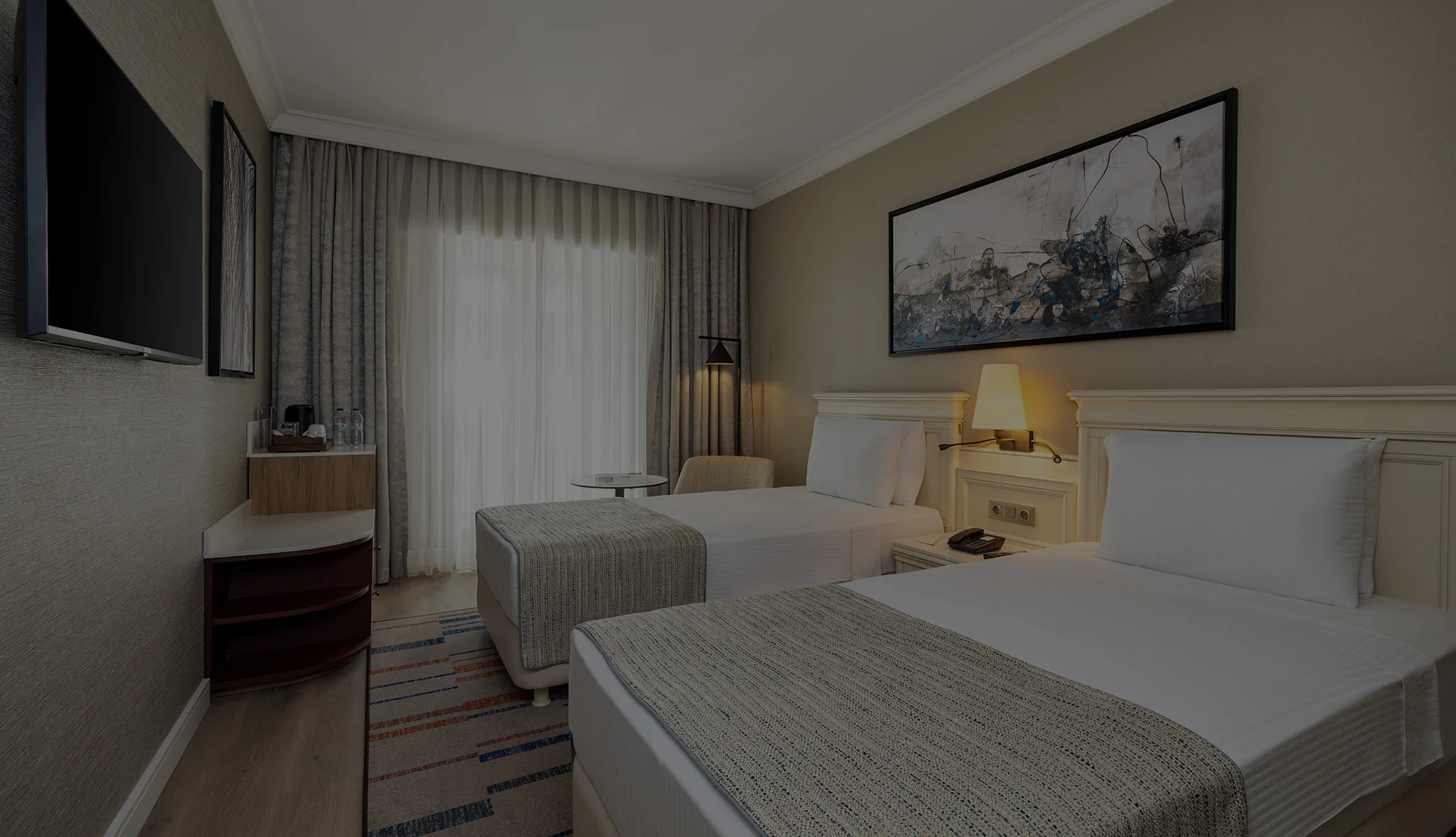 TRENDY ODA, 2 ADET TEK KİŞİLİK YATAKLI, BALKONLU