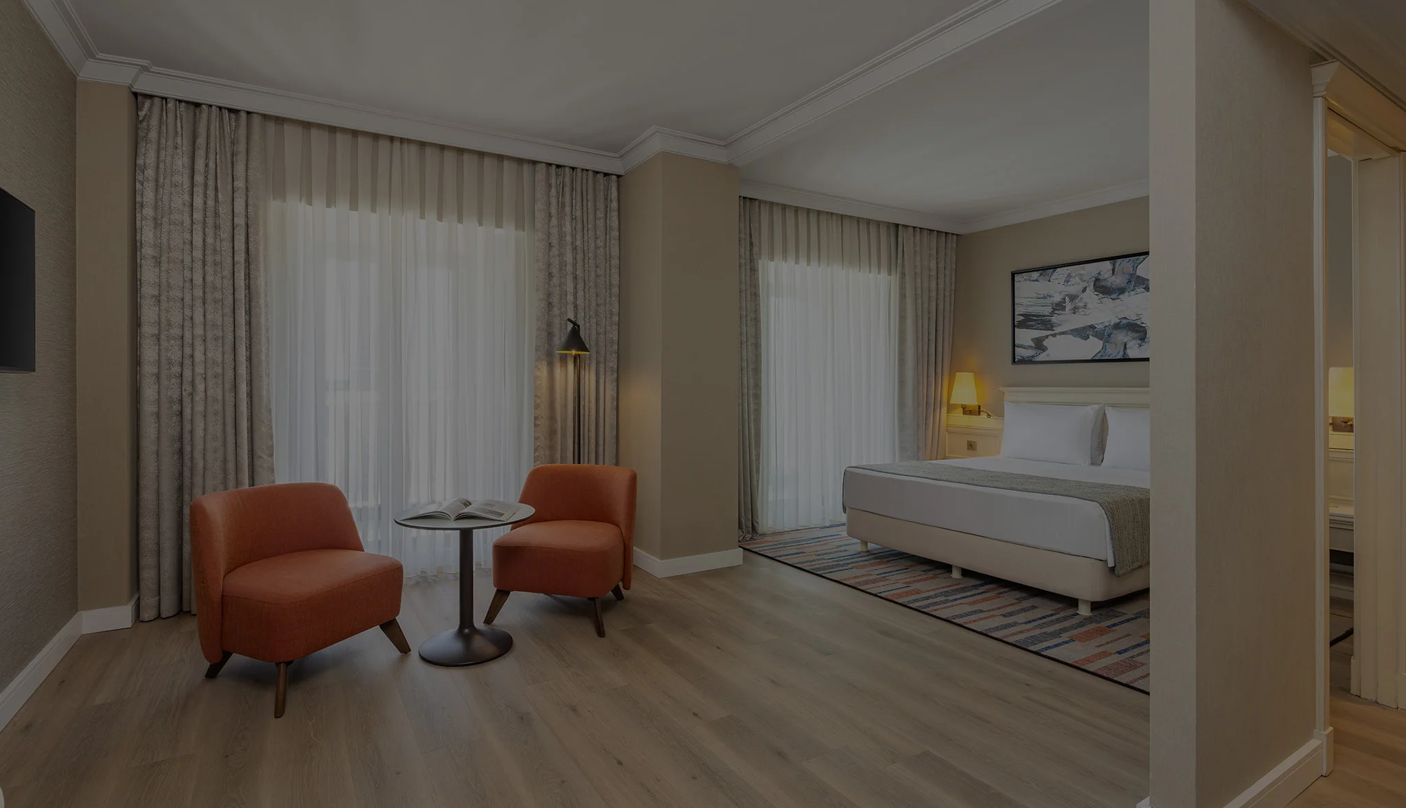 JUNIOR SÜİT, BÜYÜK YATAKLI