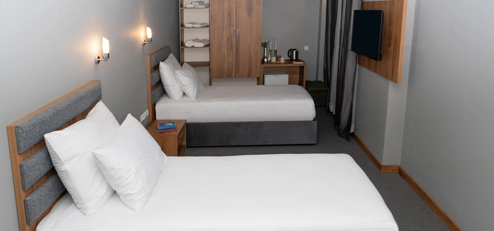 SUPERIOR ODA, 2 ADET TEK KİŞİLİK YATAKLI