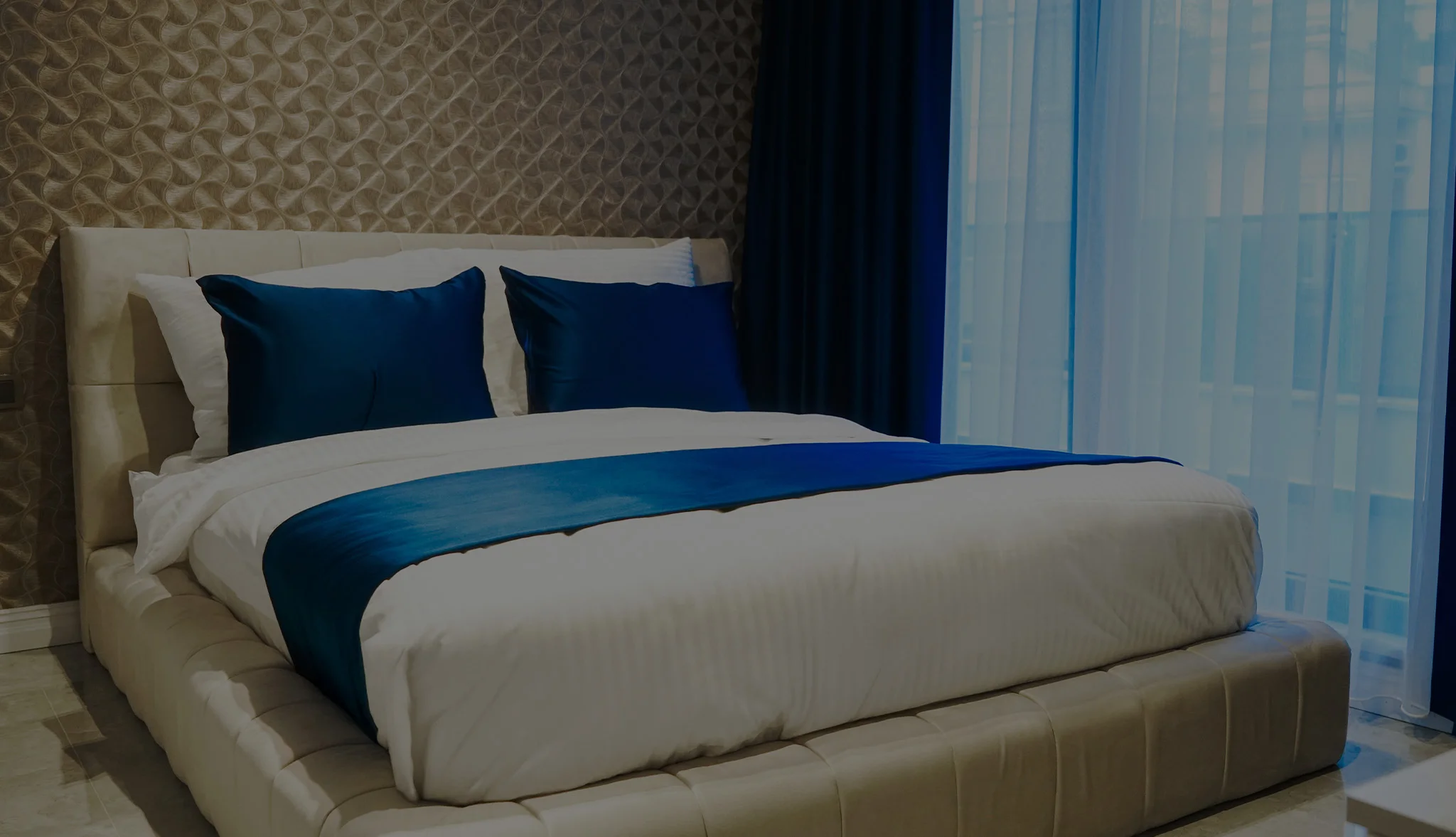 KRAL SÜİTİ, BÜYÜK YATAKLI, DENİZ MANZARALI