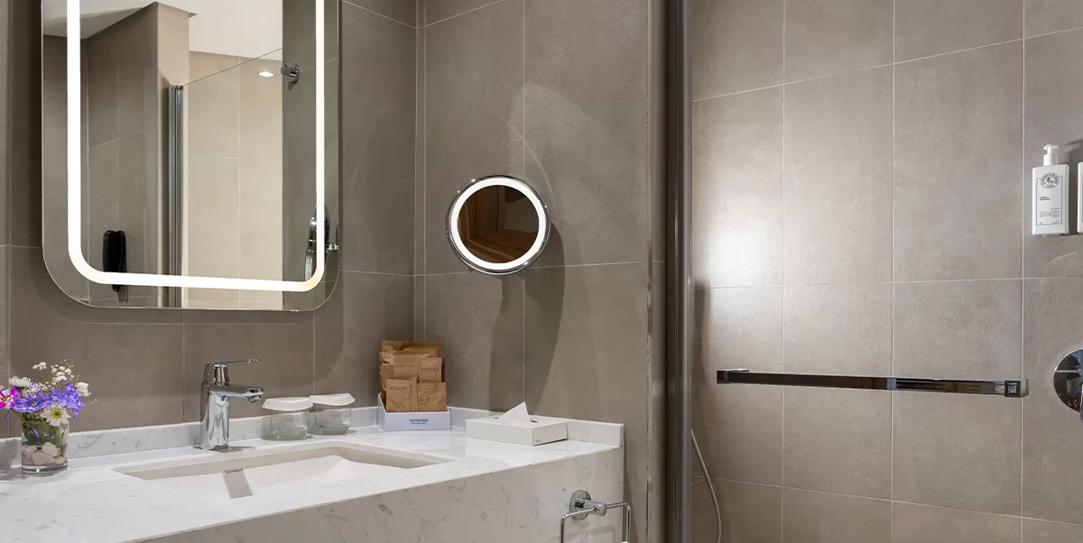 DELUXE ODA, BÜYÜK YATAKLI