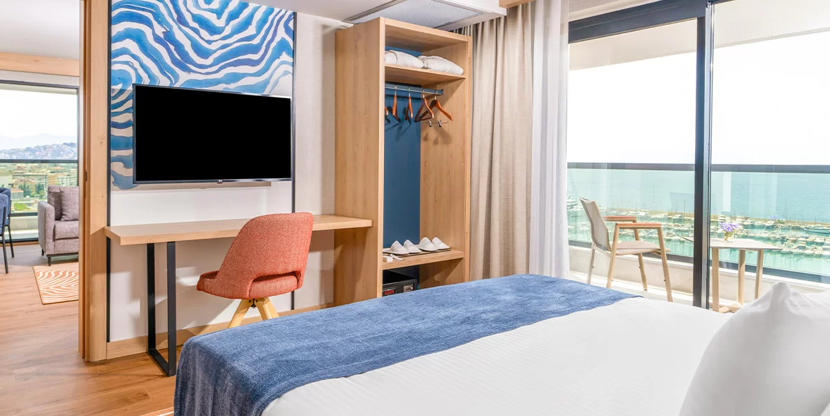 SÜİT, BÜYÜK YATAKLI, DENİZ MANZARALI