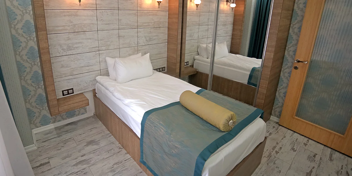 SÜİT, BÜYÜK YATAKLI VE TEK KİŞİLİK YATAKLI