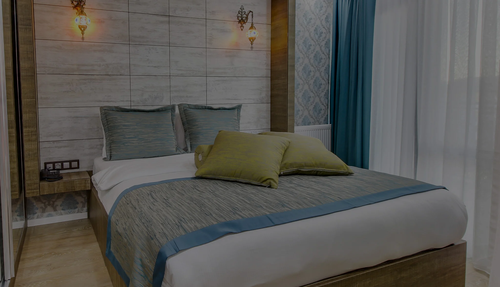 JUNIOR SÜİT, BÜYÜK YATAKLI