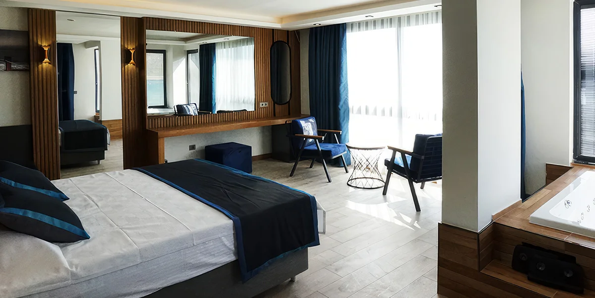 PREMIUM ODA, BÜYÜK YATAKLI, DENİZ MANZARALI