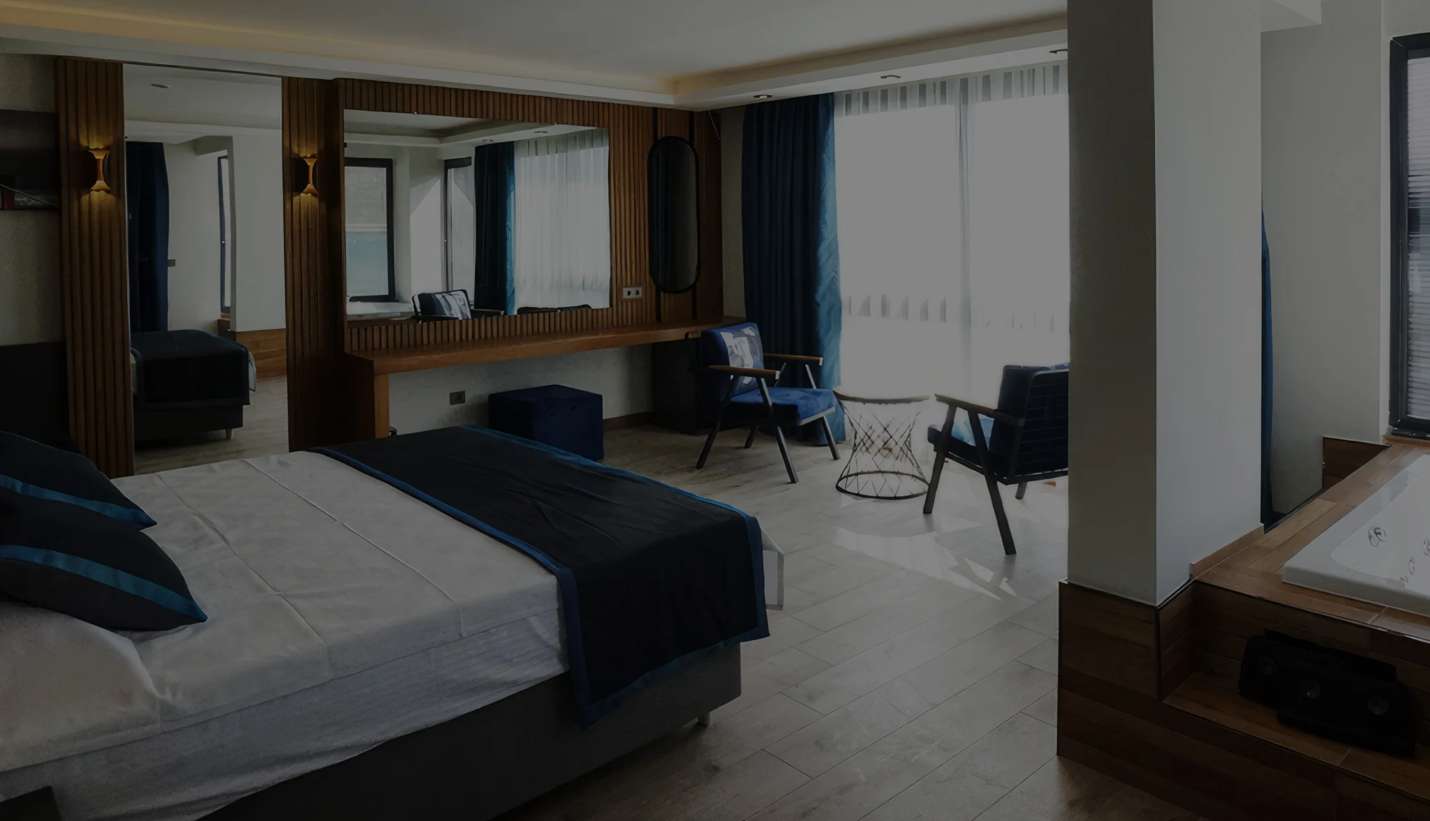 DELUXE ODA, BÜYÜK YATAKLI, DENİZ MANZARALI