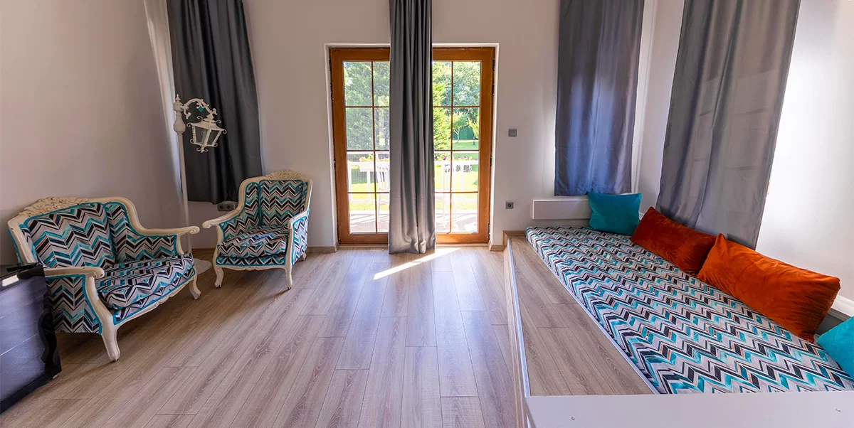 DELUXE ODA, BÜYÜK YATAKLI, BAHÇE MANZARALI