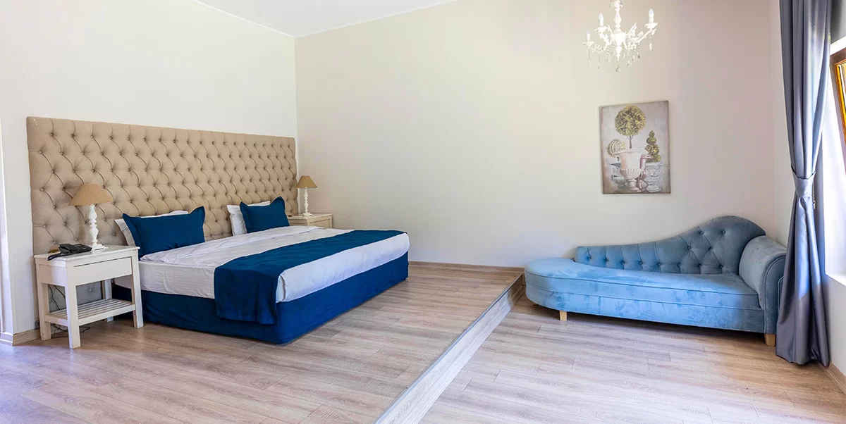 PREMIUM ODA, BÜYÜK YATAKLI, BAHÇE MANZARALI